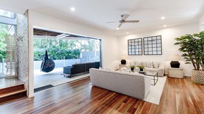 Interior - Little Cove Luxurious Rainforest Family Villa (Noosa)