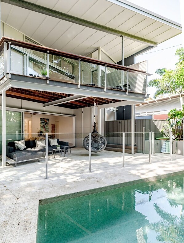 Terrace/patio - Little Cove Luxurious Rainforest Family Villa (Noosa)