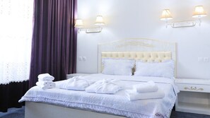 Standard Double Room | Desk, free WiFi, bed sheets - MAQOM PLAZA (Shakhrisabz)