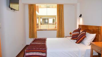 Kahden hengen premium-huone | Ylelliset vuodevaatteet, untuvapeitot, yksilöllisesti sisustettu