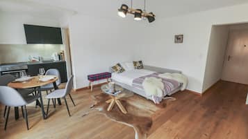 1 slaapkamer, een strijkplank/strijkijzer, gratis wifi, beddengoed