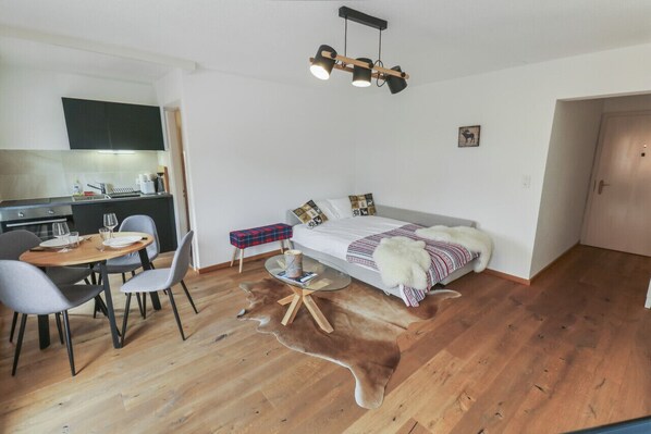 1 chambre, fer et planche à repasser, accès au Wi-Fi (inclus)
