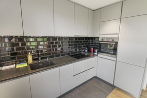 Fridge, microwave, oven, stovetop