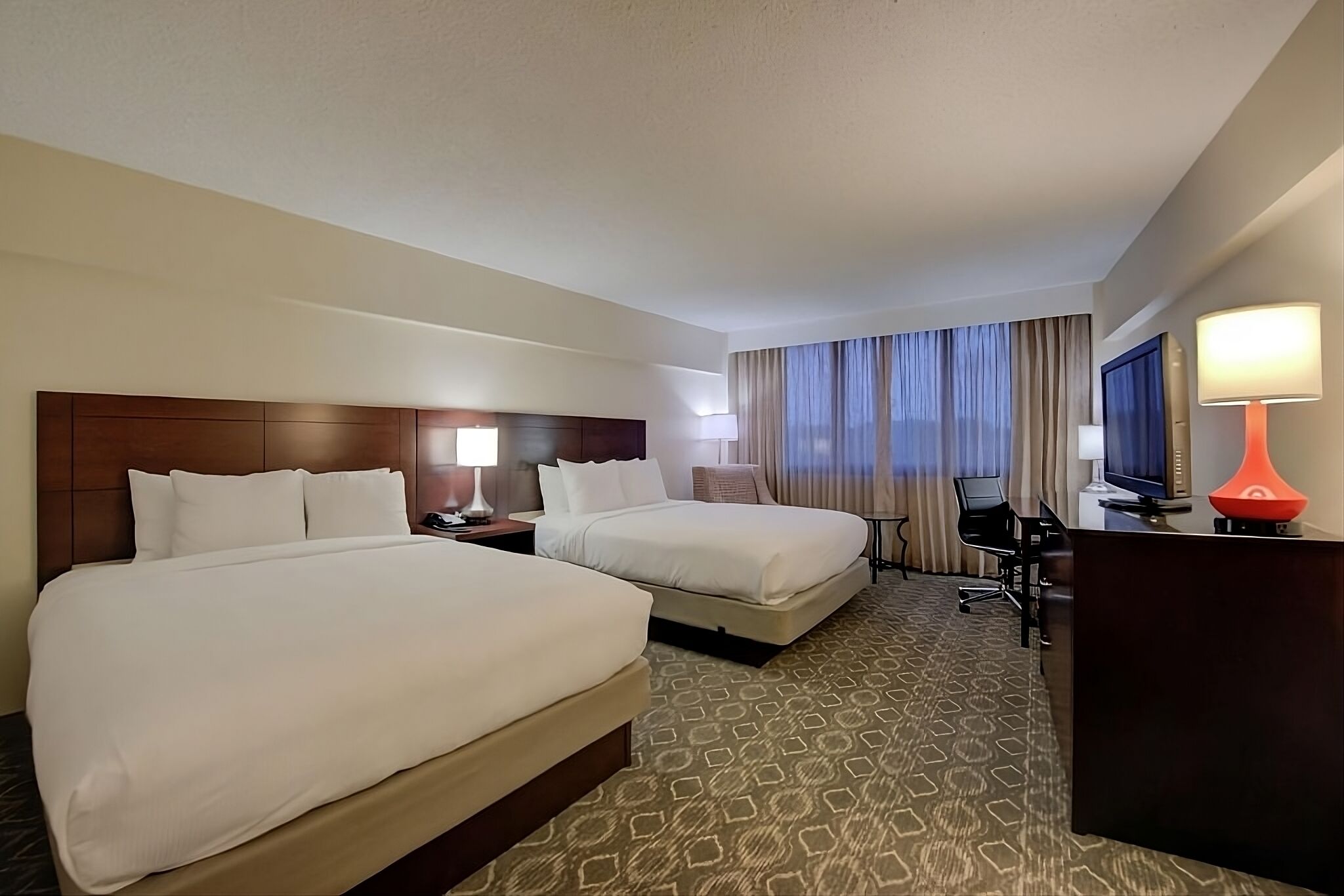 Always a Great Idea To Unwind! Explore the Best of Atlanta! Free Parking, Pool!
