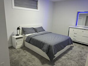 2 bedrooms, desk, iron/ironing board, free WiFi