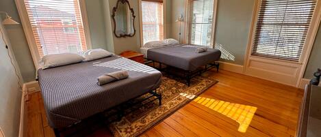 5 Schlafzimmer, Bügeleisen/Bügelbrett, WLAN, Bettwäsche