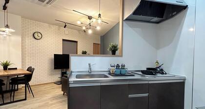 Deep Osaka! A Running Lamp 2 minutes from the station! Ideal location for sightseeing in Namba & USJ Osaka! Up to 6 people are allowed at the same price