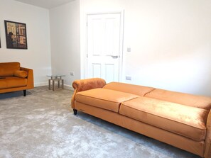 House, 3 Bedrooms, Patio, Garden View | Living room