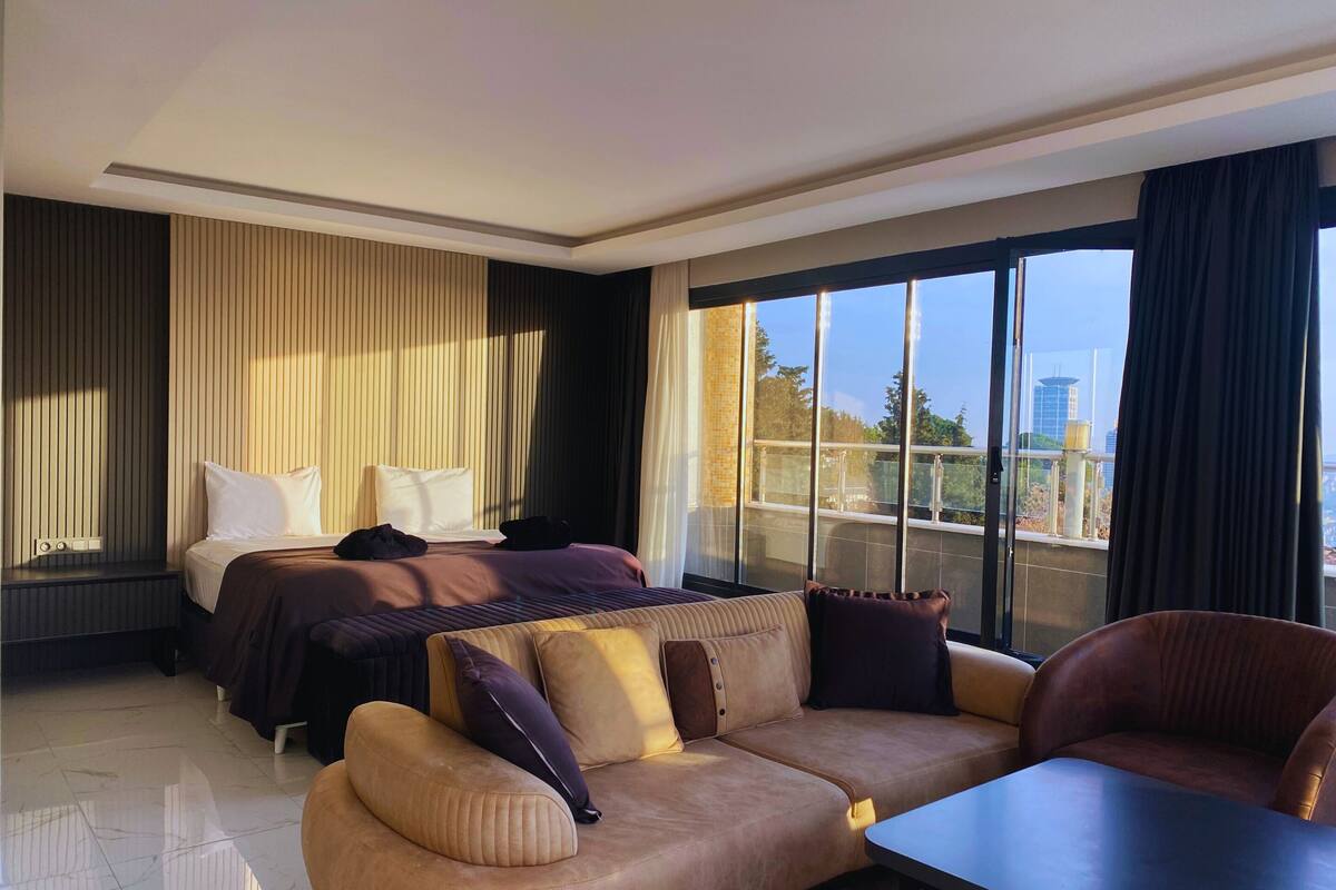 Junior Suite, Terrace | Egyptian cotton sheets, premium bedding, minibar, desk