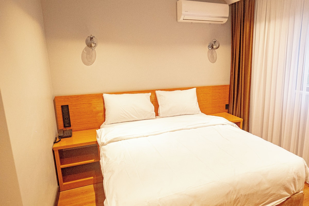 1 chambre, literie de qualité supérieure, minibar, bureau