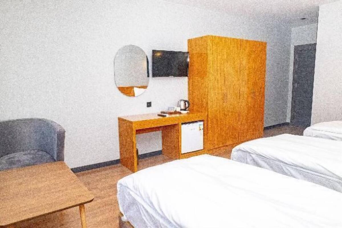 1 habitación, ropa de cama de alta calidad, minibar y escritorio