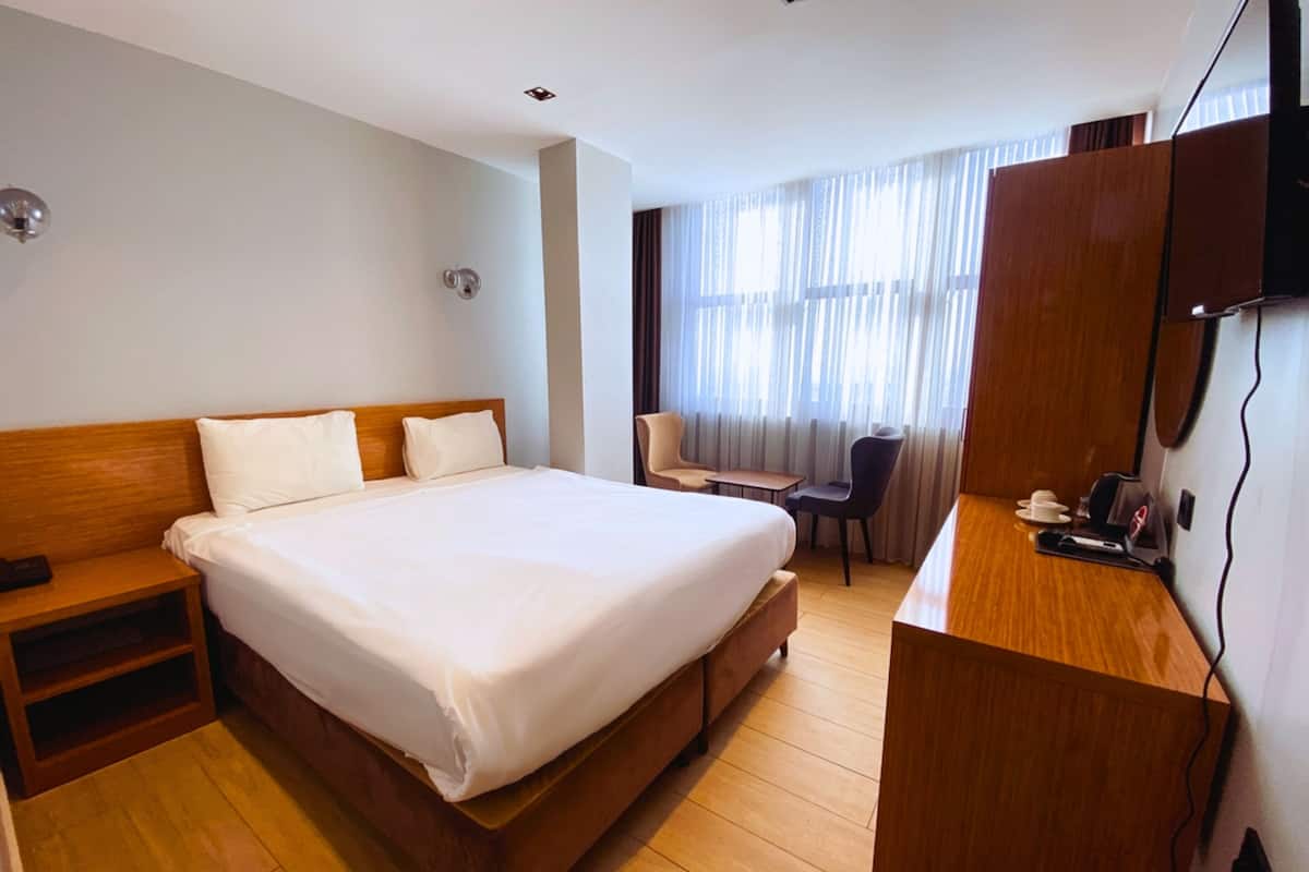 Superior Double Room | Egyptian cotton sheets, premium bedding, minibar, desk