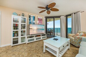 Condo, 2 Bedrooms | Living area