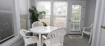 Sip, Stay, Stargaze Emerald Green 2BR 2BA