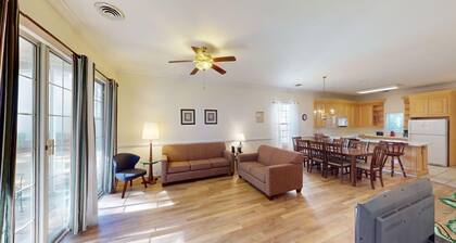 Four Bedroom, 3 Baths, Avian Forest, Scenic View