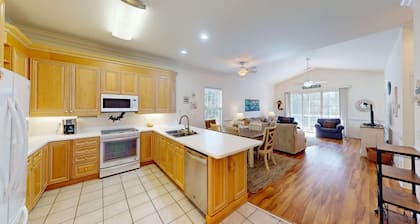 Four Bedroom, Three Bath, Golf Villa, Scenic View