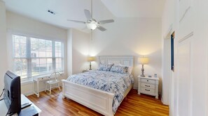 4 bedrooms, Internet, bed sheets