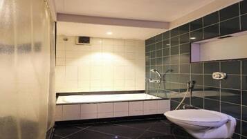 Basic Room | Bathroom