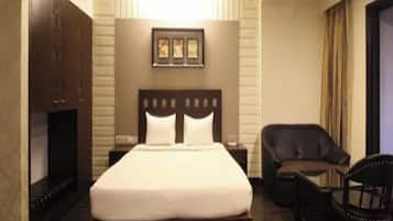 Deluxe Room | 1 bedroom, desk, free WiFi