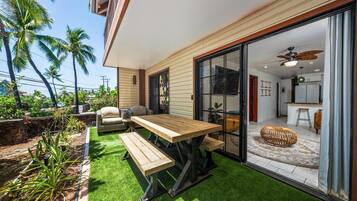 Condo, 2 Bedrooms | Property grounds