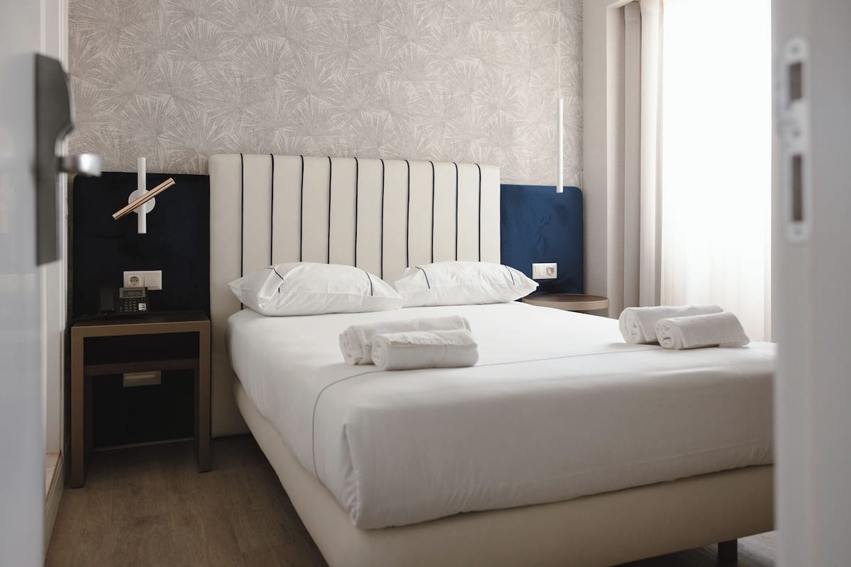 Classic Small Room | 1 bedroom, in-room safe, individually decorated, individually furnished
