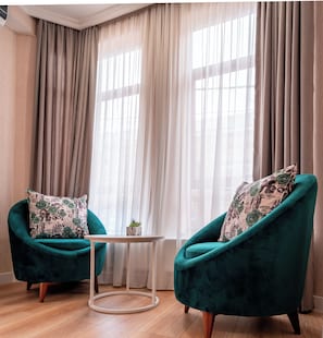 Romantic Double Room | Living area | Flat-screen TV - Well inn (Tbilisi)