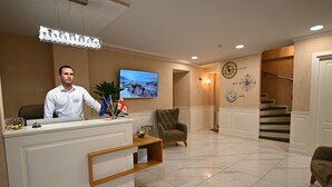 Quầy tiếp tân