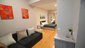 Family Room | Living area | Flat-screen TV