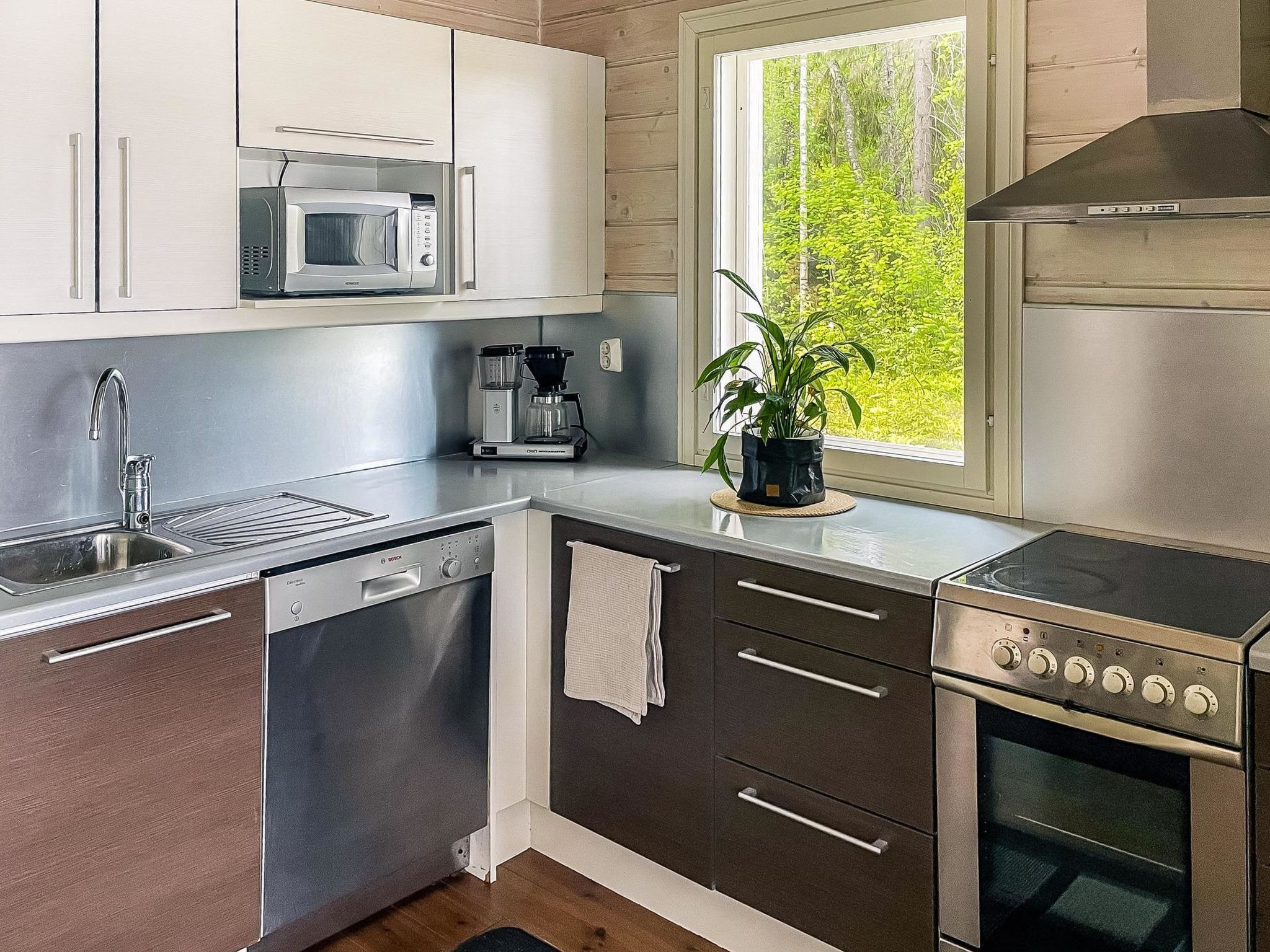 雪櫃、微波爐、洗碗機、廚房用具/餐具/器皿