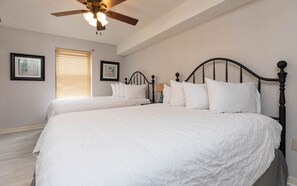 3 bedrooms, free WiFi - Phoenix Iv 4031 3 Bedroom Condo by Redawning (Orange Beach)