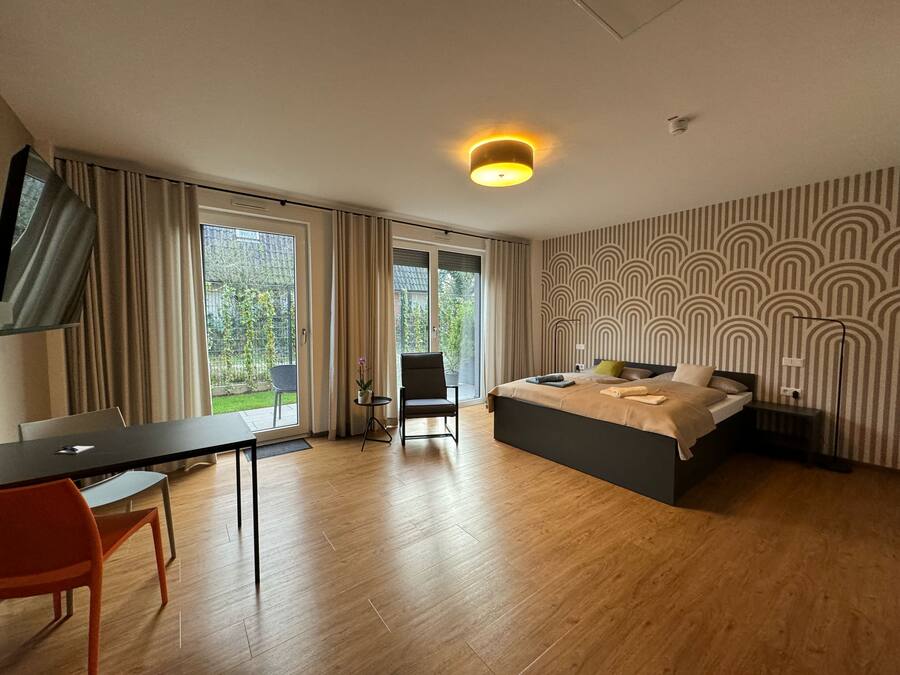 Superior Studio, Mezzanine | Living area | 50-inch flat-screen TV with satellite channels, TV, Netflix