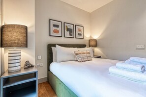 1 多间卧室、熨斗/熨衣板、WiFi、床单