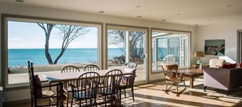 Lakeside PEC: Beautiful Waterfront & Patio