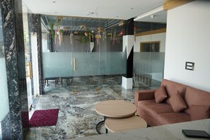 TV connectée de 32 pouces avec chaînes numériques, chauffage par le sol