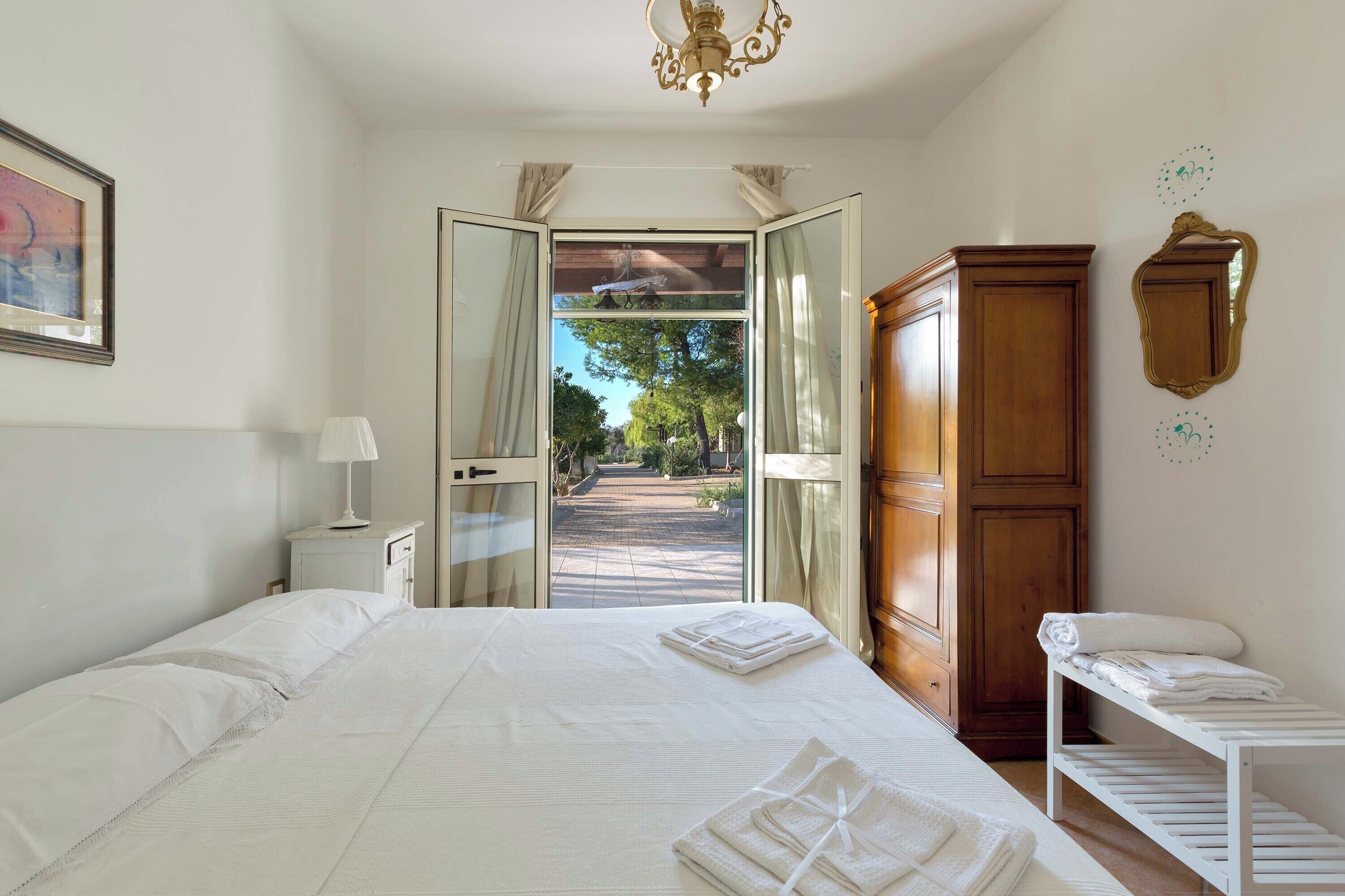 5 bedrooms, iron/ironing board, travel cot, WiFi