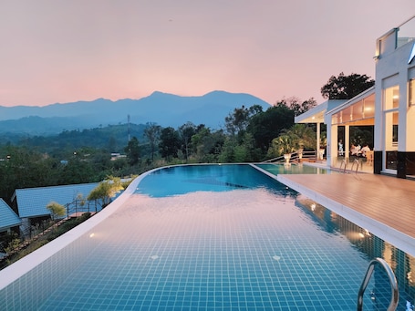 Outdoor pool. Soidao Goodview Resort