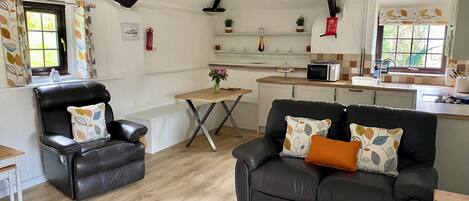 Cottage | Living area