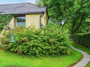 Property grounds - Barley Cottage (Bideford)