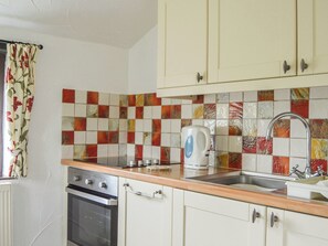 Cookware/dishes/utensils