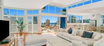 Nielsen on the Park Unit 6 Penthouse apartment in the heart of Rainbow Bay, views, Wi-Fi Included