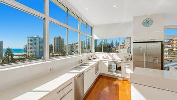 Fridge, microwave, oven, dishwasher