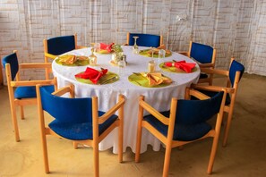 Cabin | Banquet hall - Amanya Tent Sleeps 2 Near Wildlife (Amboseli)