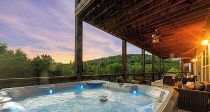 Indoor Pool! Lake Access! Hot Tub!