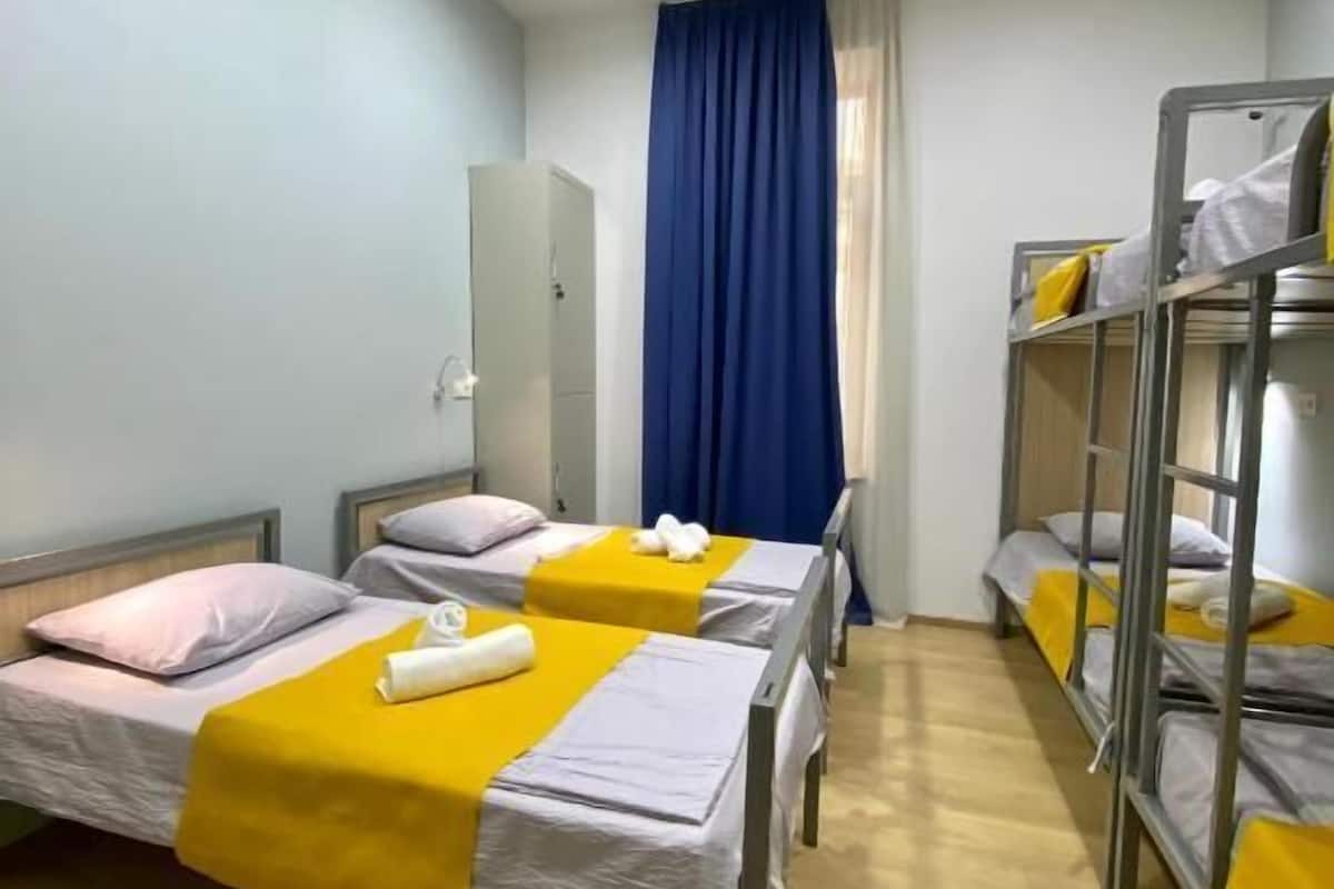 1 habitación, tabla de planchar con plancha y wifi gratis