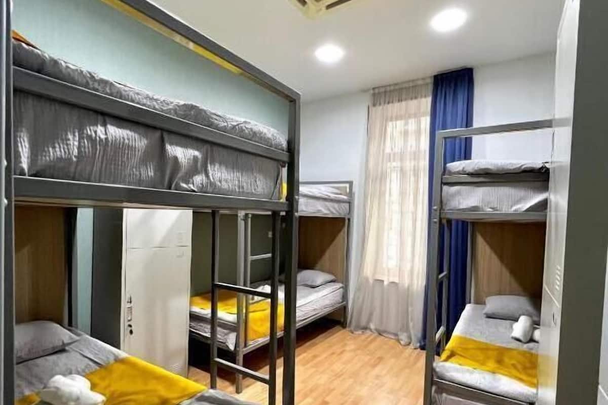 1 habitación, tabla de planchar con plancha y wifi gratis