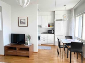 Dining - Modern flat centrally located (Helsinki)