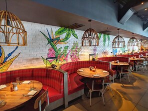 Dining - WVR Vacation Residences 907 (Fort Lauderdale)