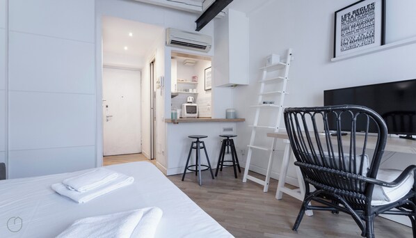 Appartement (1 Bedroom) | 1 slaapkamer, luxe beddengoed, een bureau, een laptopwerkplek