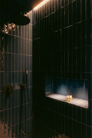 Superior Suite, Balcony | Bathroom | Shower, rainfall showerhead, hair dryer, bidet