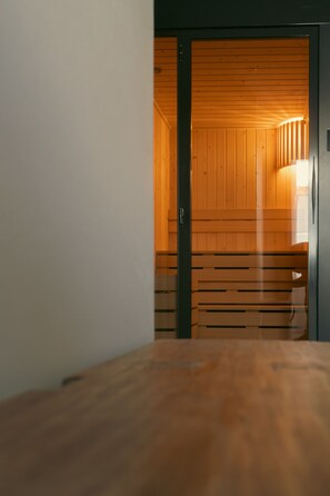 Suite exclusive, sauna | Salle de bain | Douche, douche cascade, séchoir à cheveux, bidet